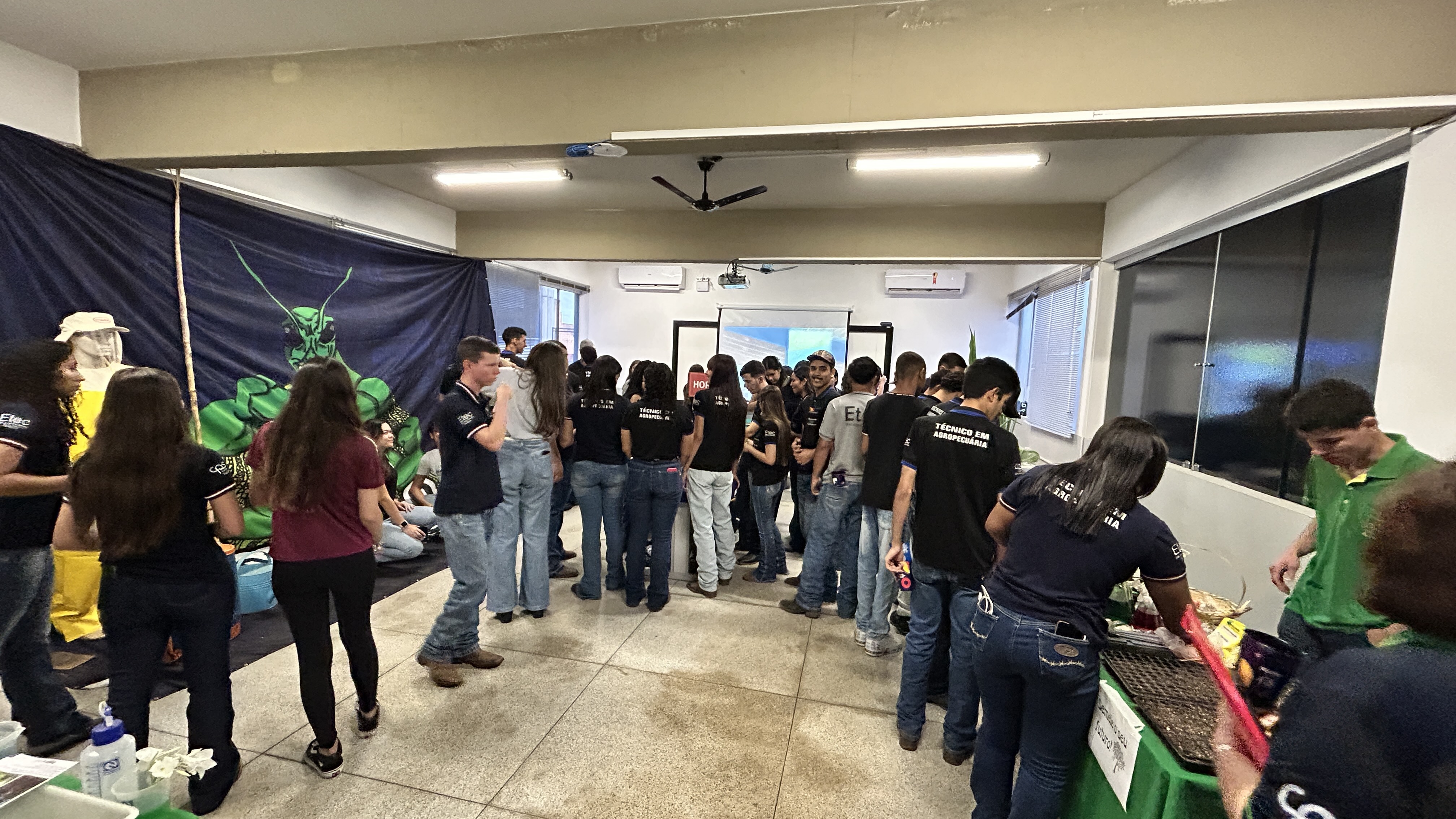 Imagem da notícia FUNEPE movimenta escolas públicas e privadas da região com evento Feira de Profissões 2024
