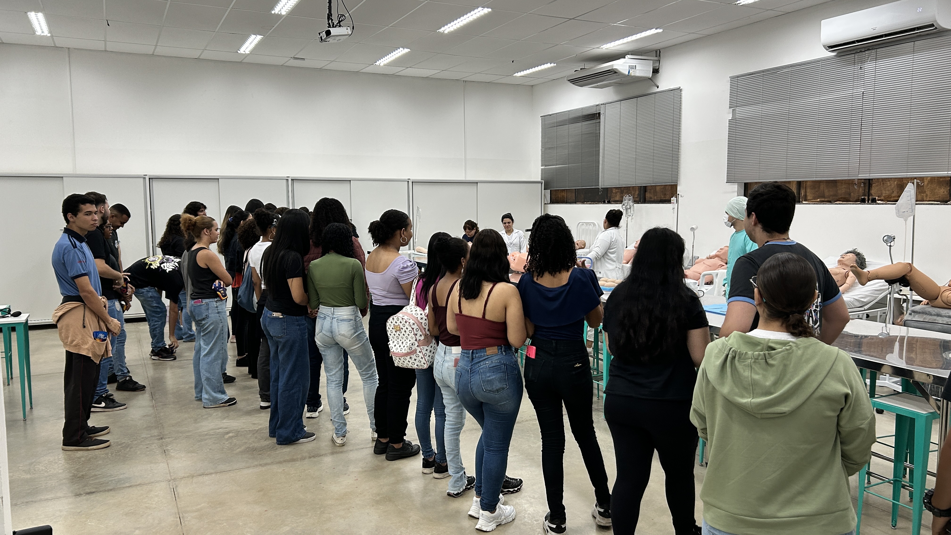 Imagem da notícia FUNEPE movimenta escolas públicas e privadas da região com evento Feira de Profissões 2024