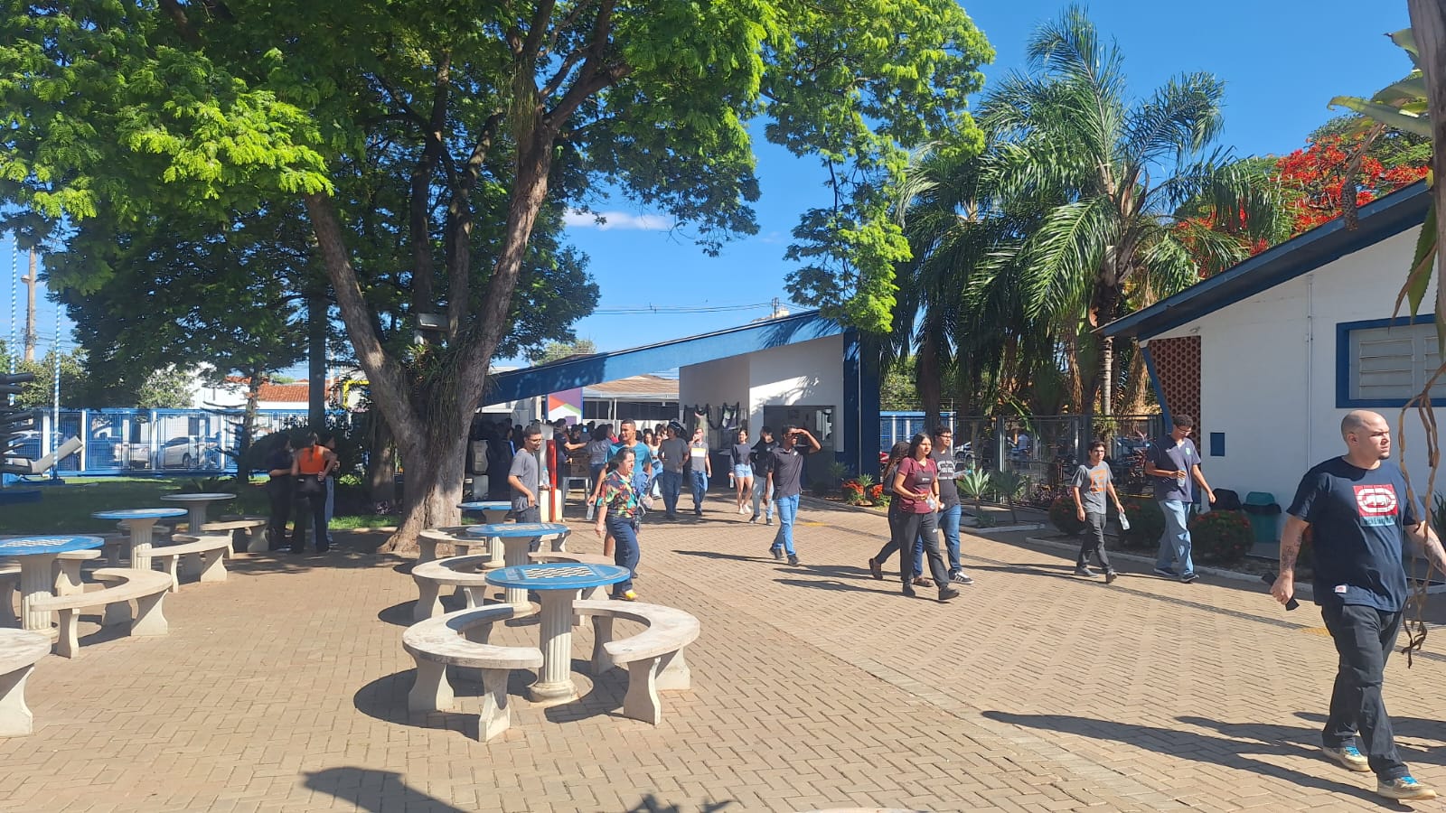 Imagem da notícia Vestibular da FUNEPE reúne candidatos de Penápolis e região no Campus I