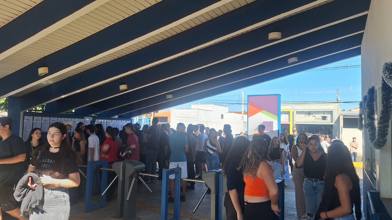 Imagem da notícia Vestibular da FUNEPE reúne candidatos de Penápolis e região no Campus I