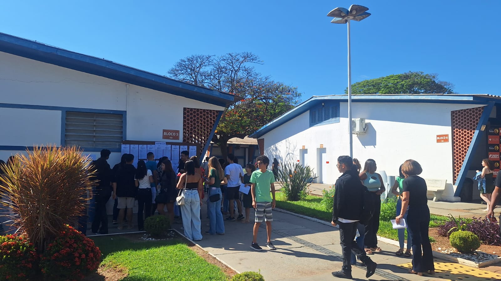 Imagem da notícia Vestibular da FUNEPE reúne candidatos de Penápolis e região no Campus I