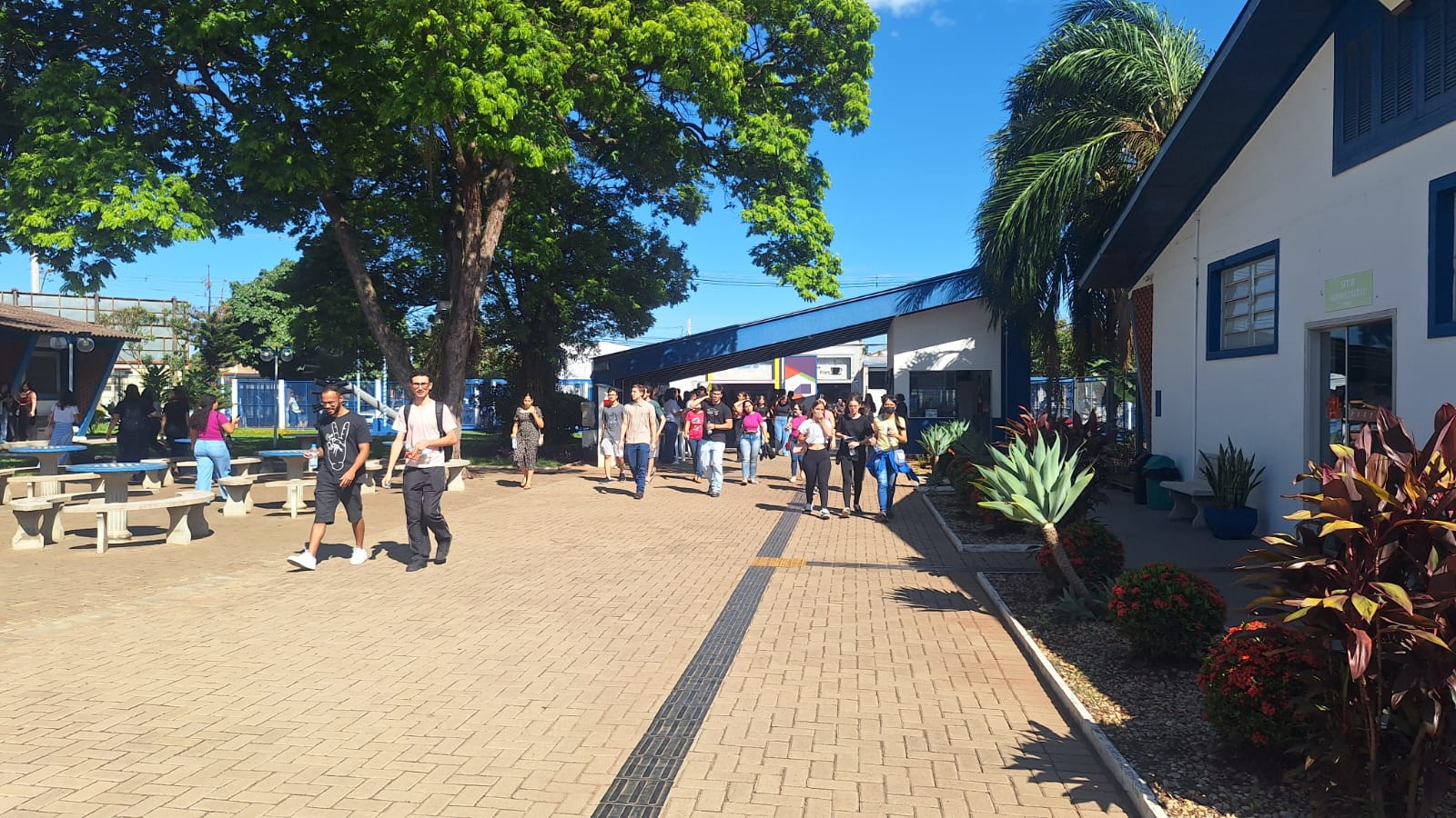 Imagem da notícia Vestibular da FUNEPE reúne candidatos de Penápolis e região no Campus I