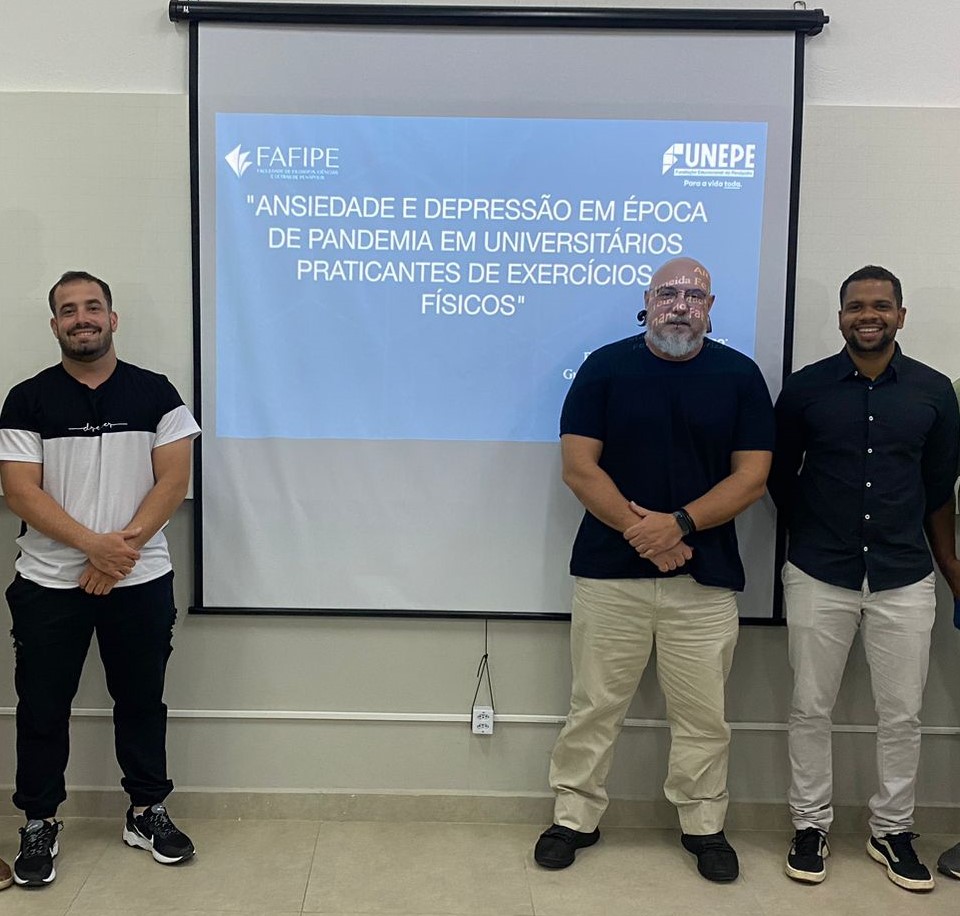 Alunos de Educação Física se Destacam com Produções Científicas 