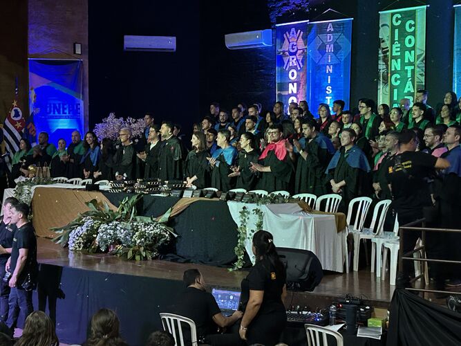 Imagem da notícia FUNEPE celebra festivas de colações de grau turmas 2024