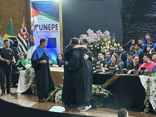 Imagem da notícia FUNEPE celebra festivas de colações de grau turmas 2024