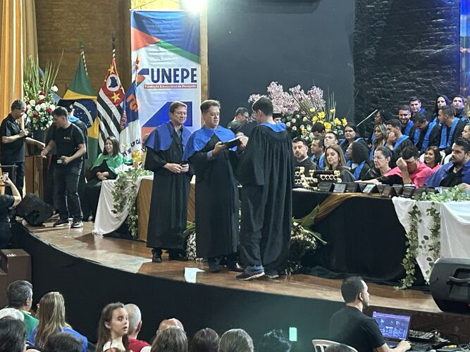 Imagem da notícia FUNEPE celebra festivas de colações de grau turmas 2024