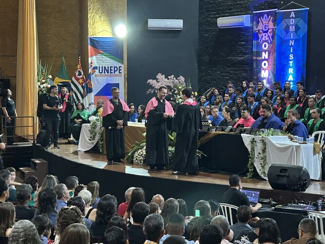 Imagem da notícia FUNEPE celebra festivas de colações de grau turmas 2024