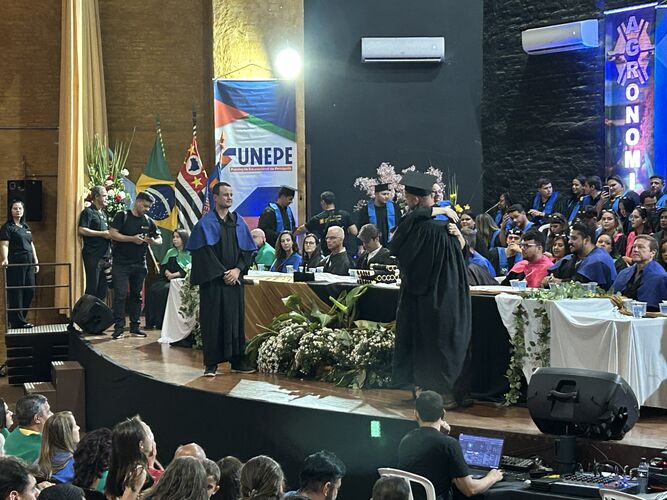 Imagem da notícia FUNEPE celebra festivas de colações de grau turmas 2024