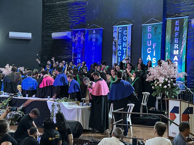 Imagem da notícia FUNEPE celebra festivas de colações de grau turmas 2024