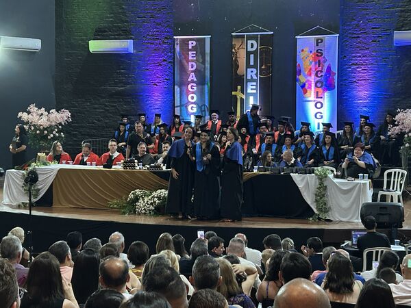 Imagem da notícia FUNEPE celebra festivas de colações de grau turmas 2024