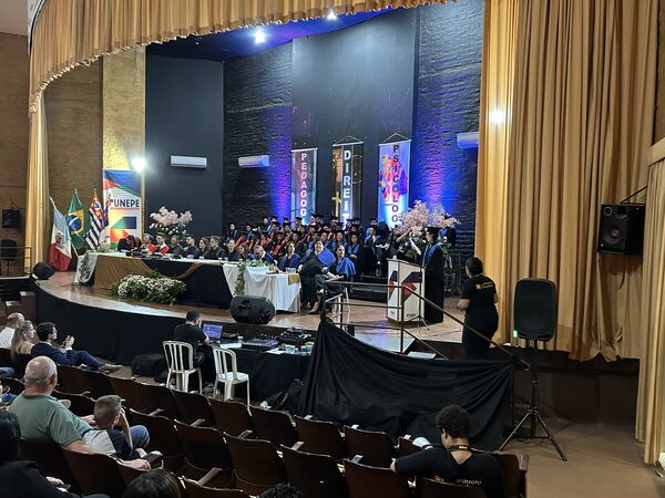 Imagem da notícia FUNEPE celebra festivas de colações de grau turmas 2024