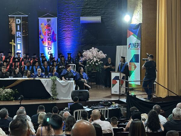 Imagem da notícia FUNEPE celebra festivas de colações de grau turmas 2024