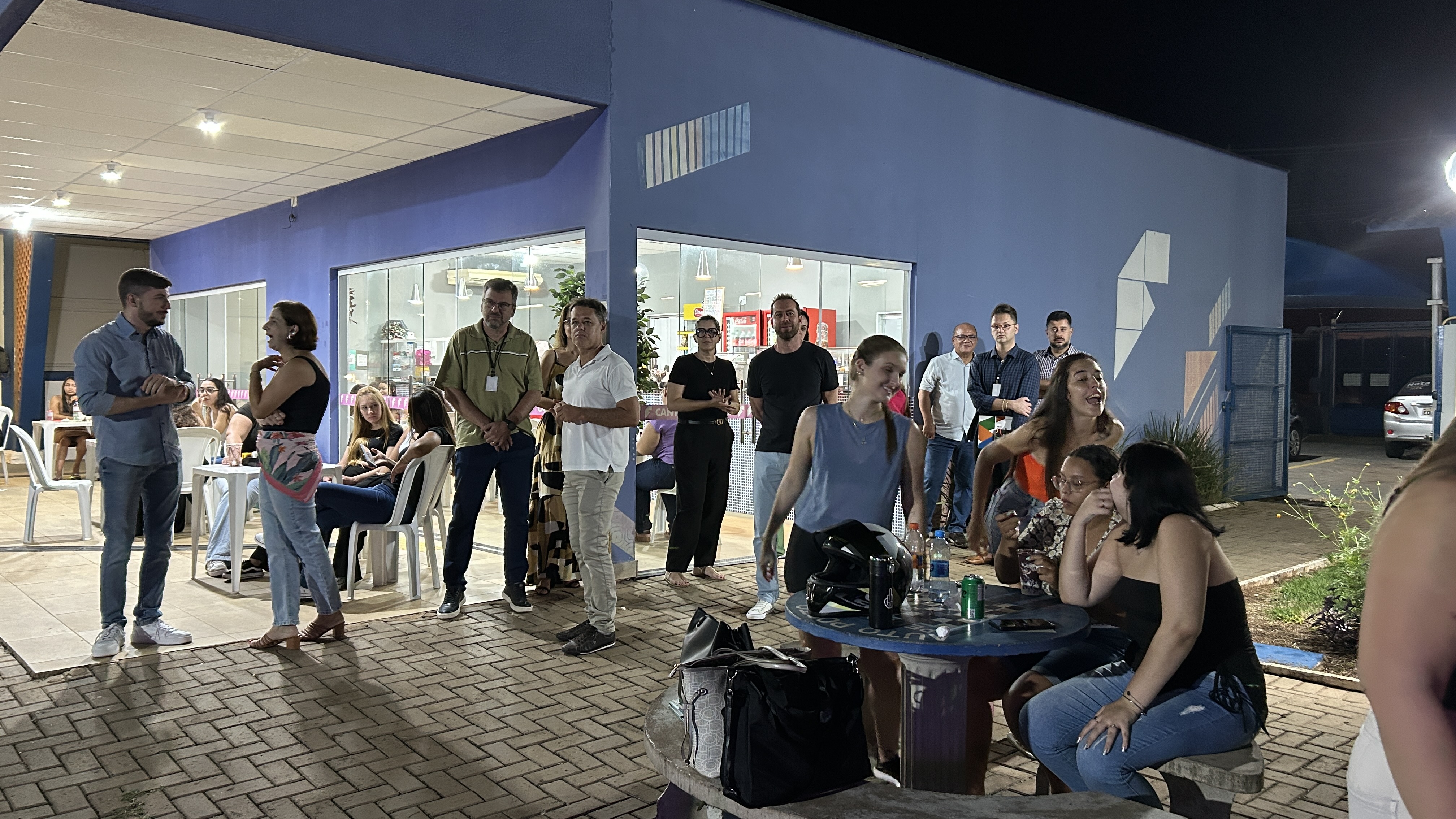Imagem da notícia Show de volta às aulas da FUNEPE anima o Campus I com a dupla Evandro e Juninho
