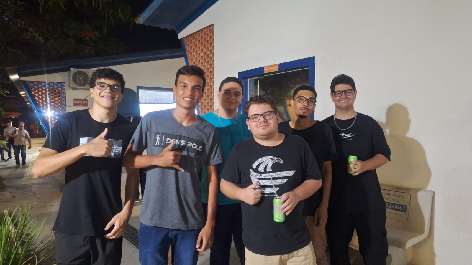 Imagem da notícia Show de volta às aulas da FUNEPE anima o Campus I com a dupla Evandro e Juninho