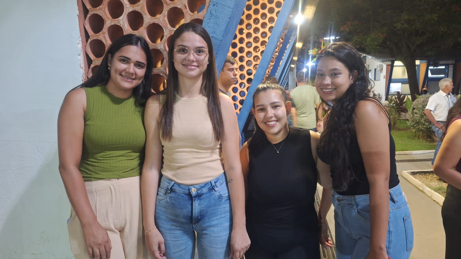 Imagem da notícia Show de volta às aulas da FUNEPE anima o Campus I com a dupla Evandro e Juninho