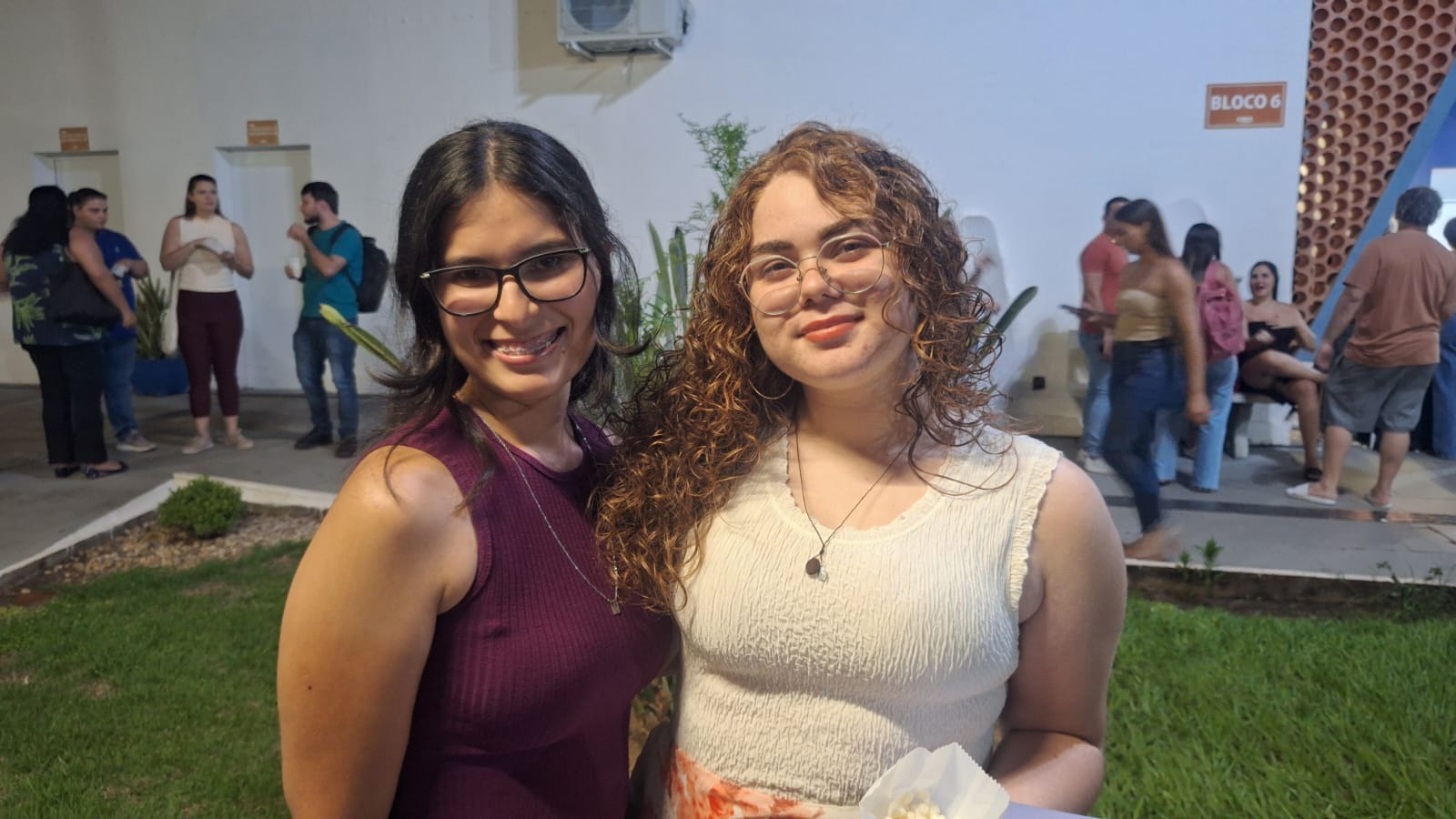 Imagem da notícia Show de volta às aulas da FUNEPE anima o Campus I com a dupla Evandro e Juninho
