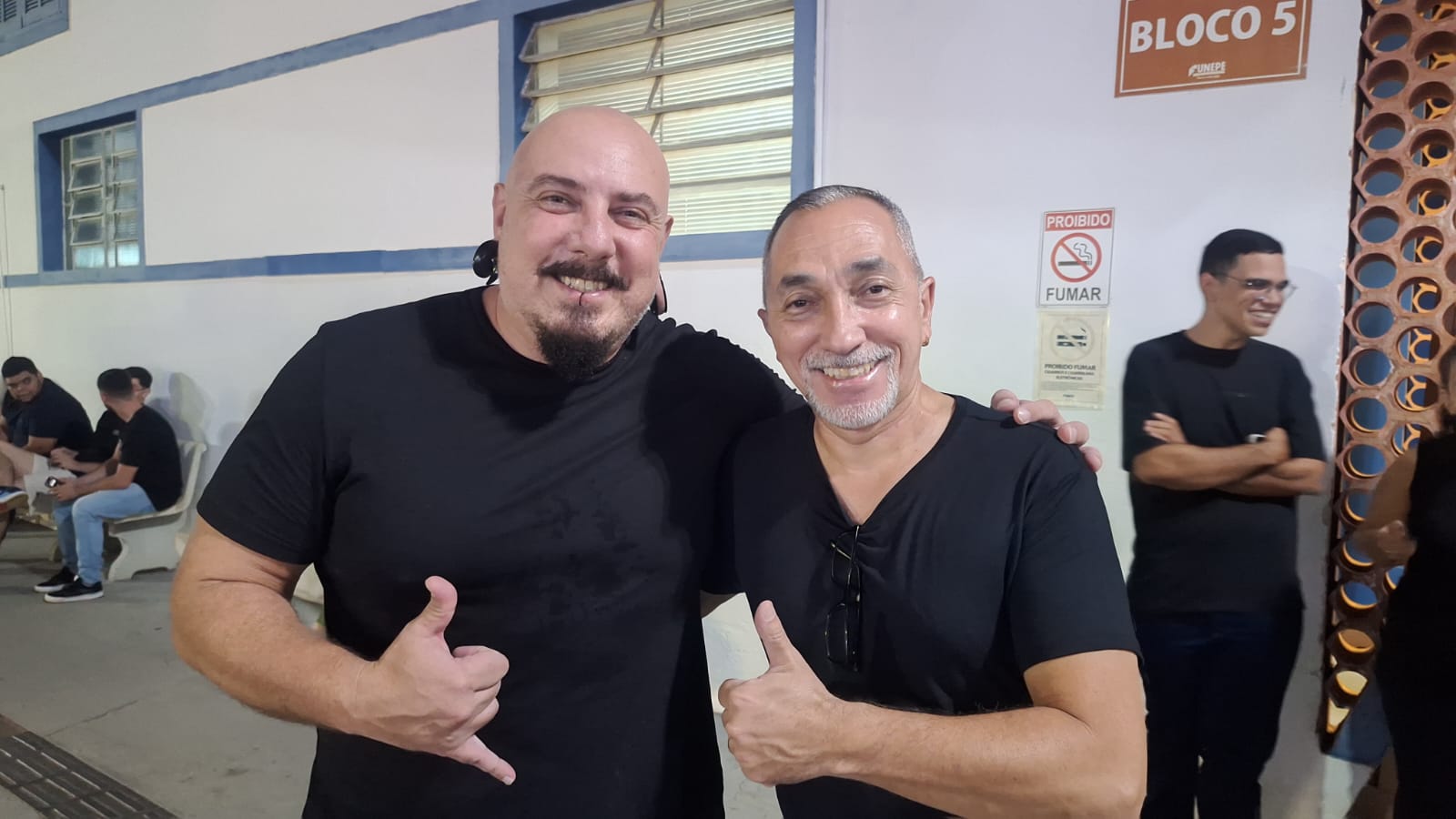 Imagem da notícia Show de volta às aulas da FUNEPE anima o Campus I com a dupla Evandro e Juninho