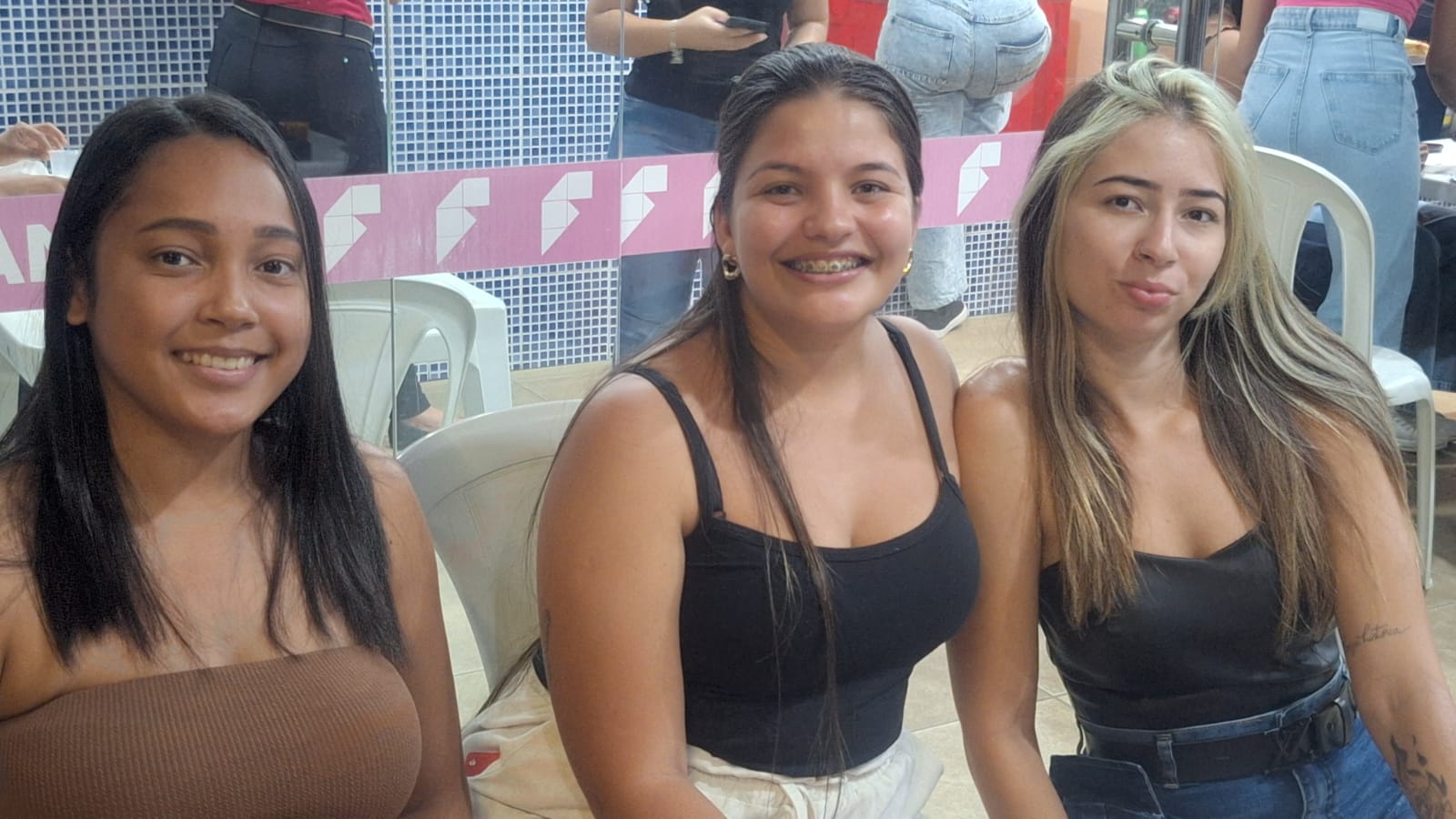 Imagem da notícia Show de volta às aulas da FUNEPE anima o Campus I com a dupla Evandro e Juninho