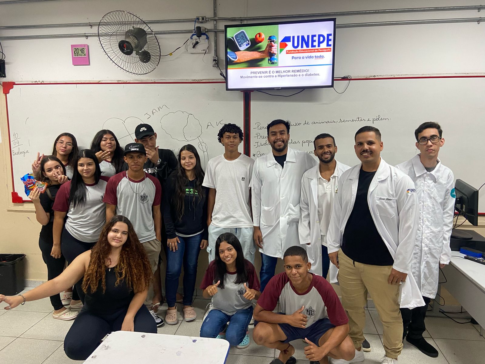 Imagem da notícia Estudantes de Enfermagem realizam ação educativa na EE Profª Joana Helena de Castilho Marques