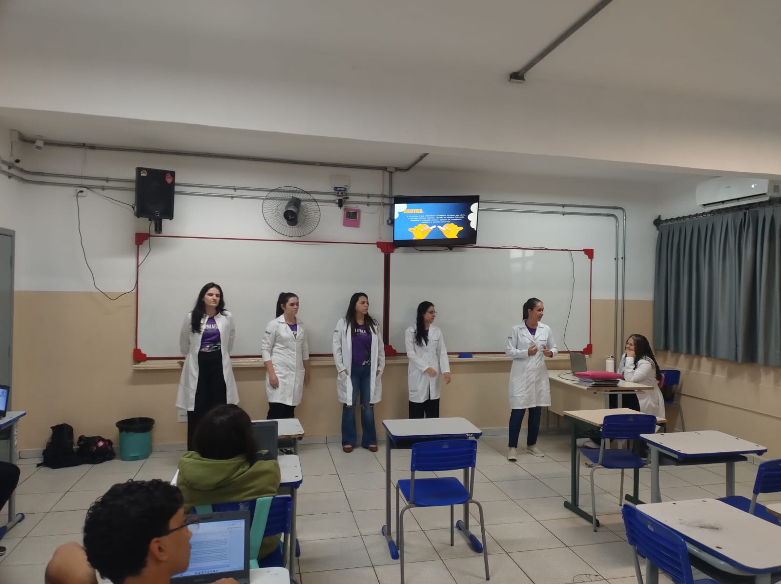 Imagem da notícia Estudantes de Enfermagem realizam ação educativa na EE Profª Joana Helena de Castilho Marques