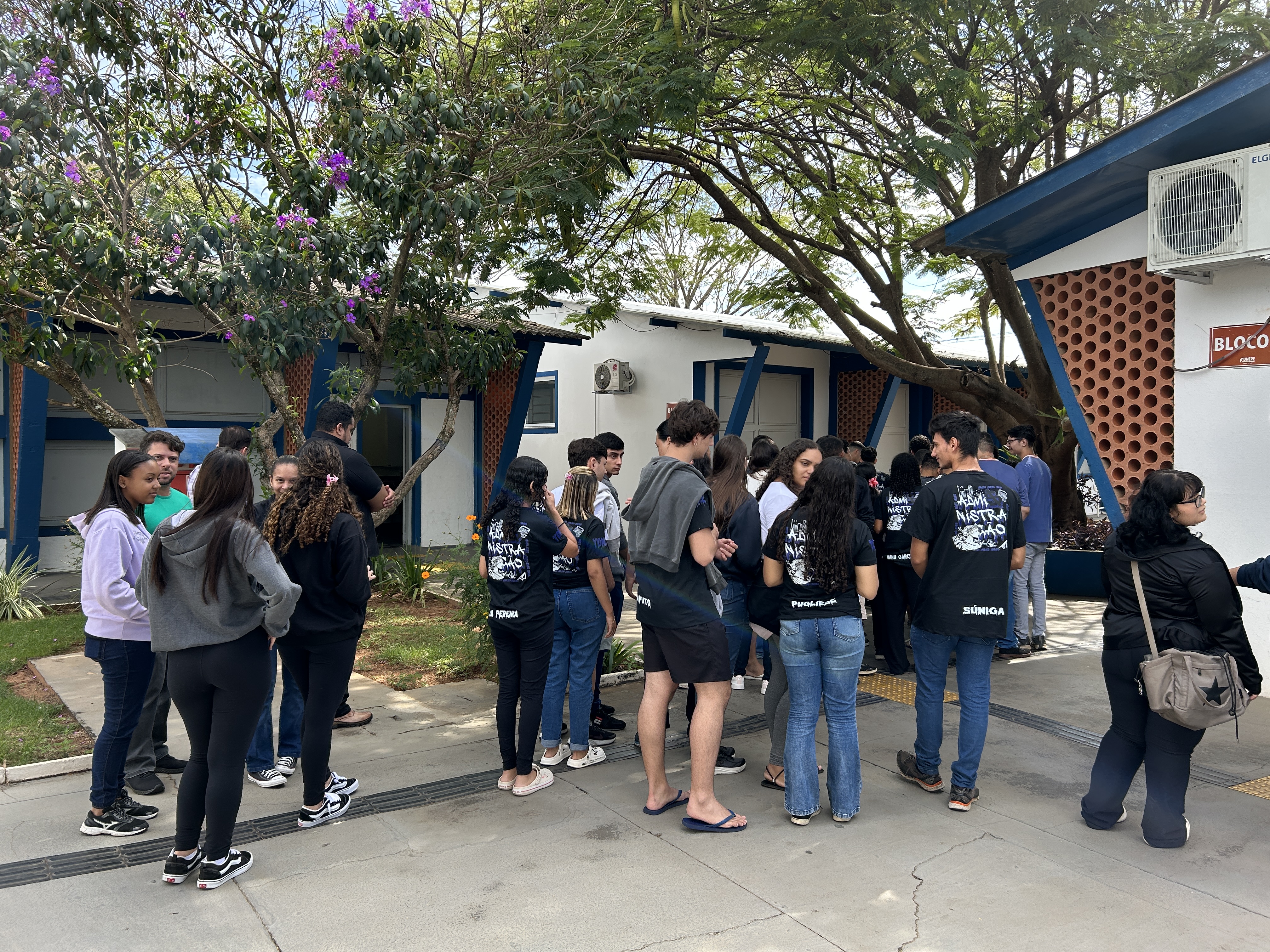 Imagem da notícia Bate-papo FUNEPE: projeto inspira e aproxima jovens da vivência universitária