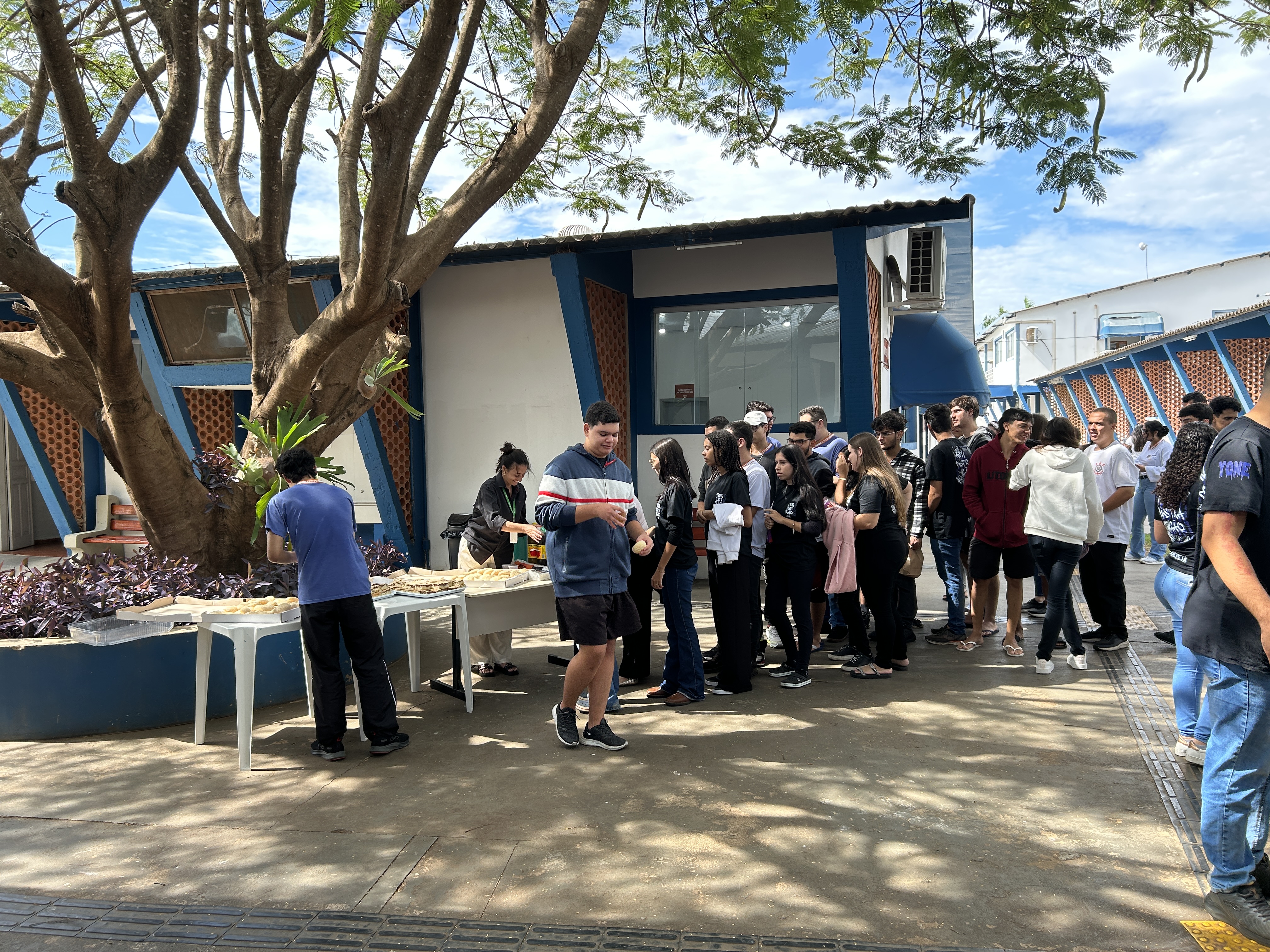 Imagem da notícia Bate-papo FUNEPE: projeto inspira e aproxima jovens da vivência universitária