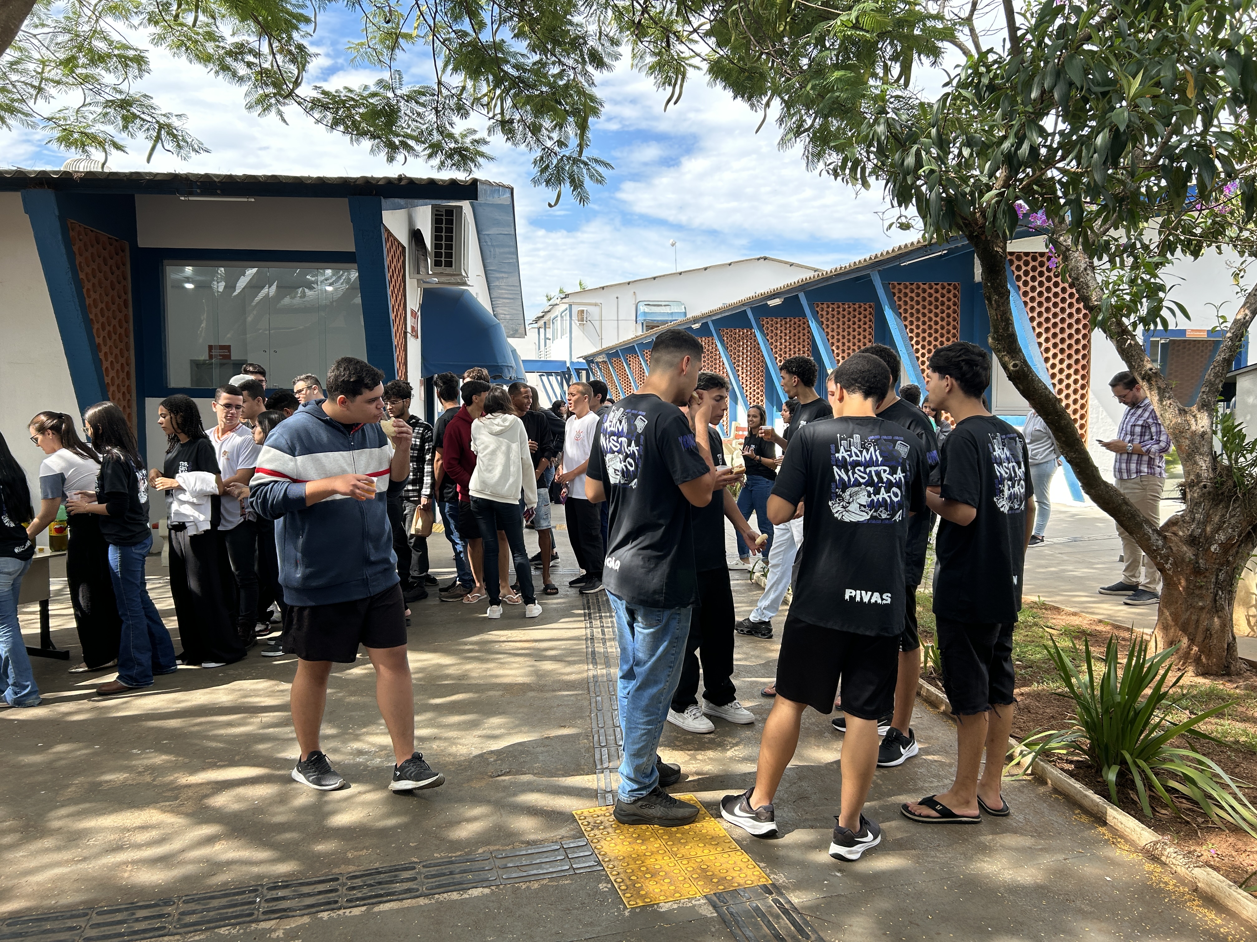Imagem da notícia Bate-papo FUNEPE: projeto inspira e aproxima jovens da vivência universitária