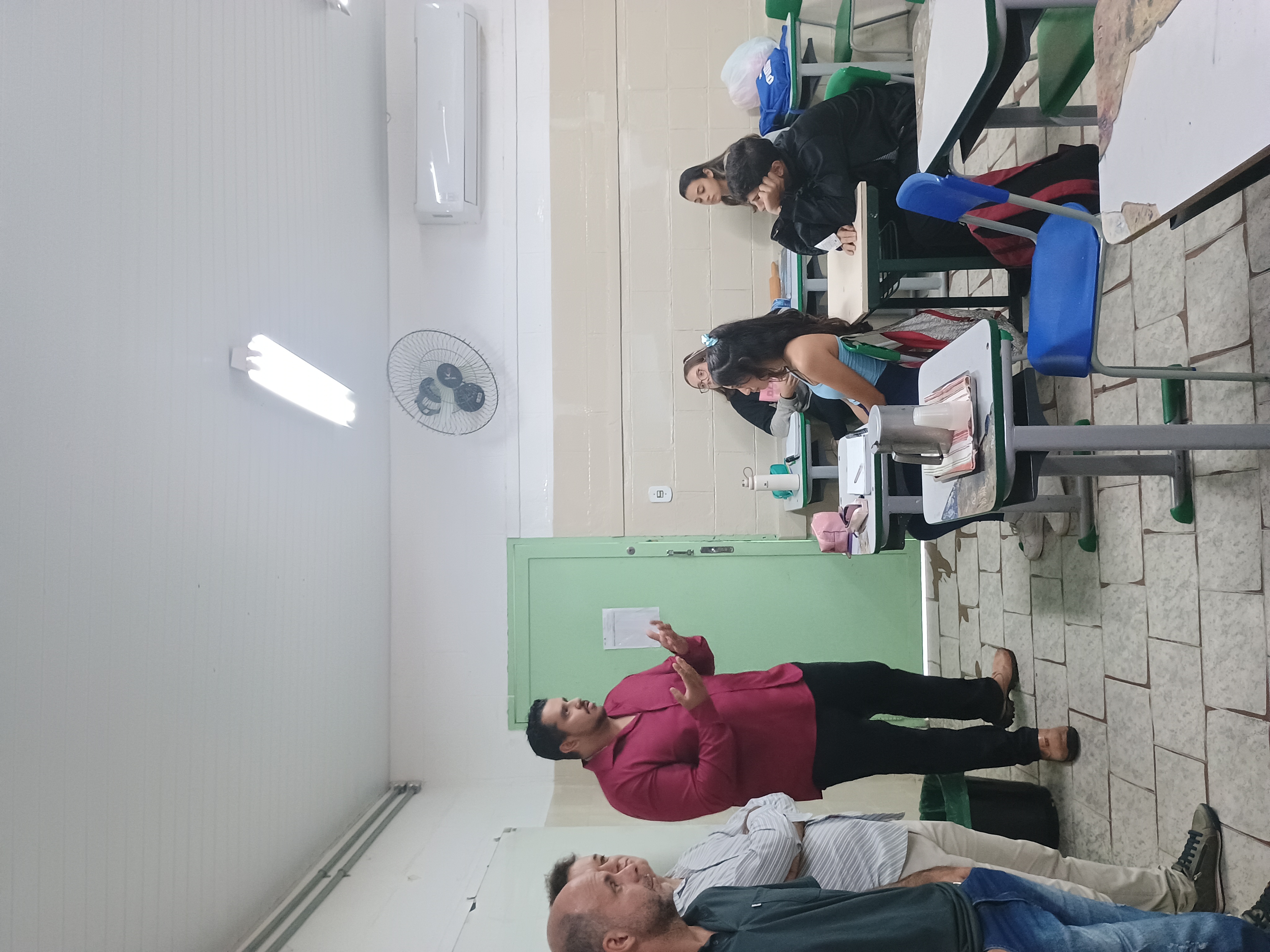 Imagem da notícia Bate-Papo FUNEPE - projeto inspira estudantes sobre carreira profissional na Escola Ester Eunice