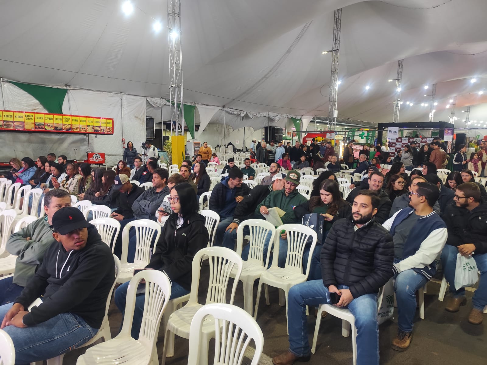 Imagem da notícia Curso de Engenharia Agronômica participa da 7ª Feira do Agronegócio