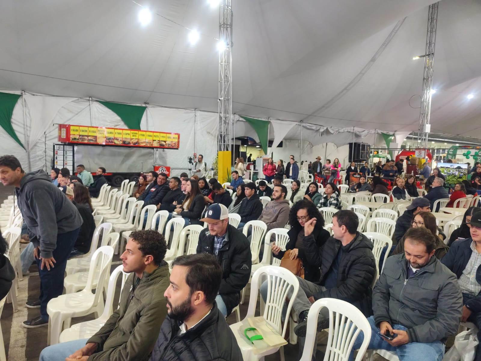 Imagem da notícia Curso de Engenharia Agronômica participa da 7ª Feira do Agronegócio