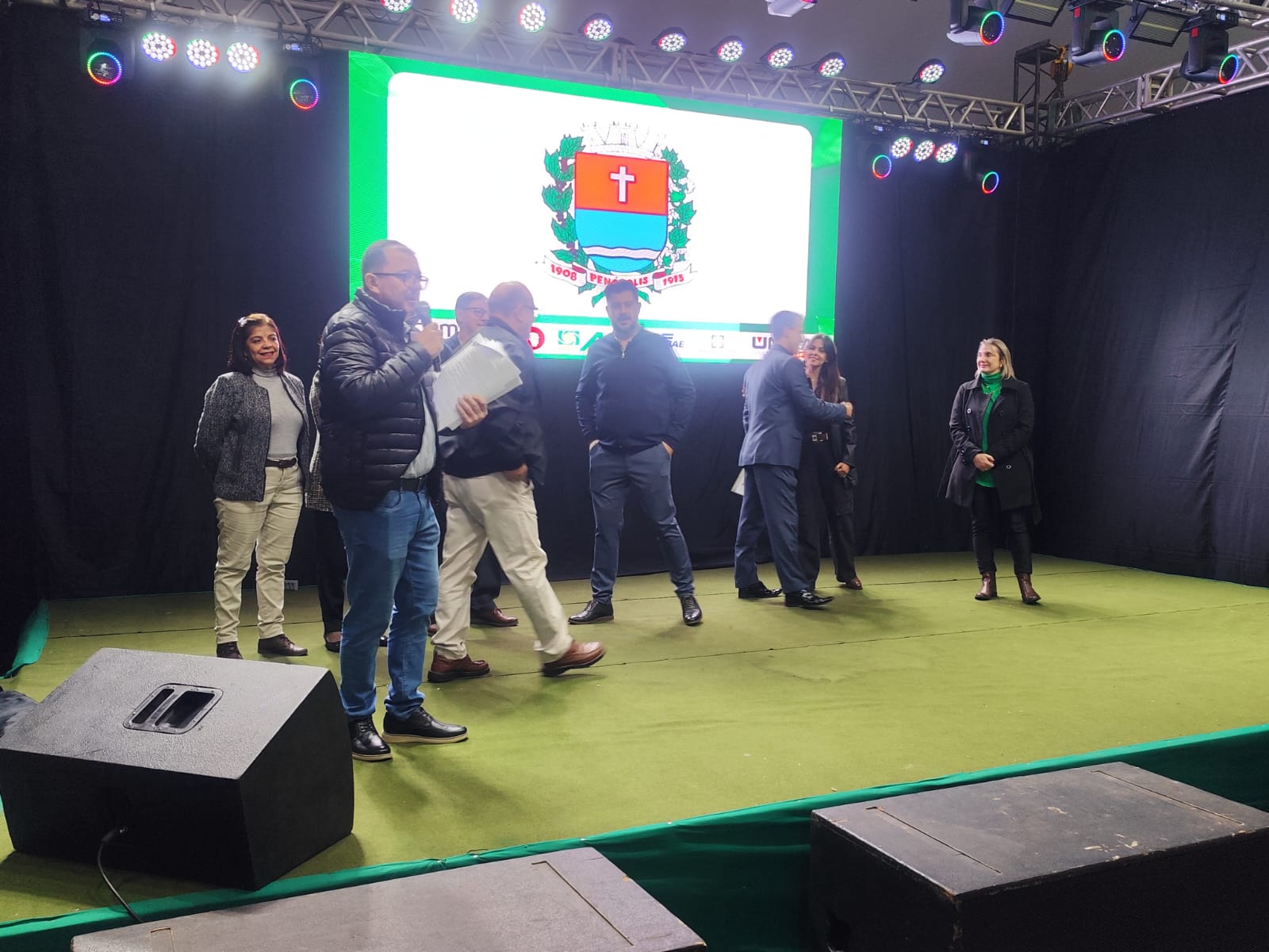 Imagem da notícia Homenagem FUNEPE • Confira o segundo dia da 7ª Feira do Agronegócio