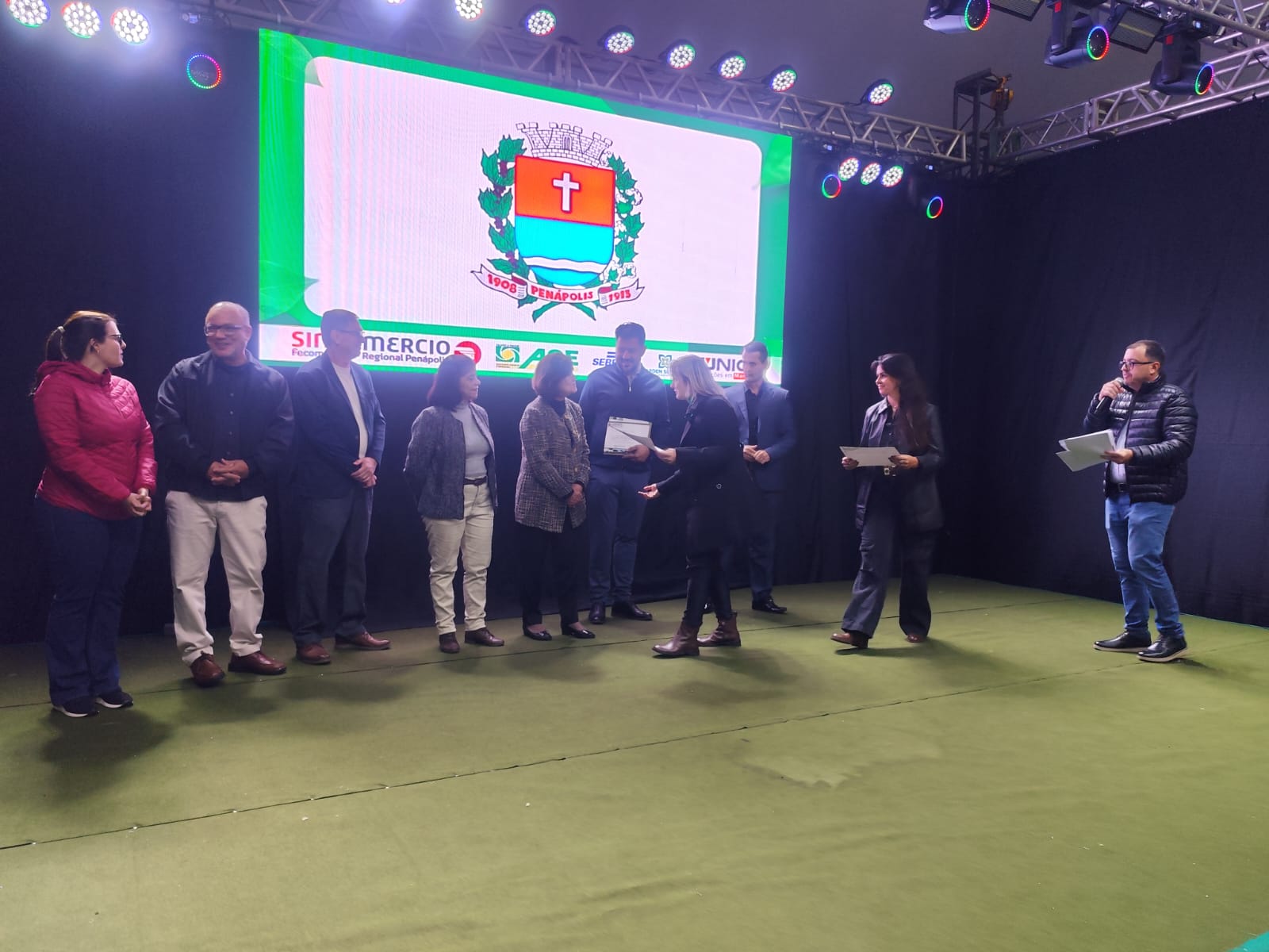Imagem da notícia Homenagem FUNEPE • Confira o segundo dia da 7ª Feira do Agronegócio