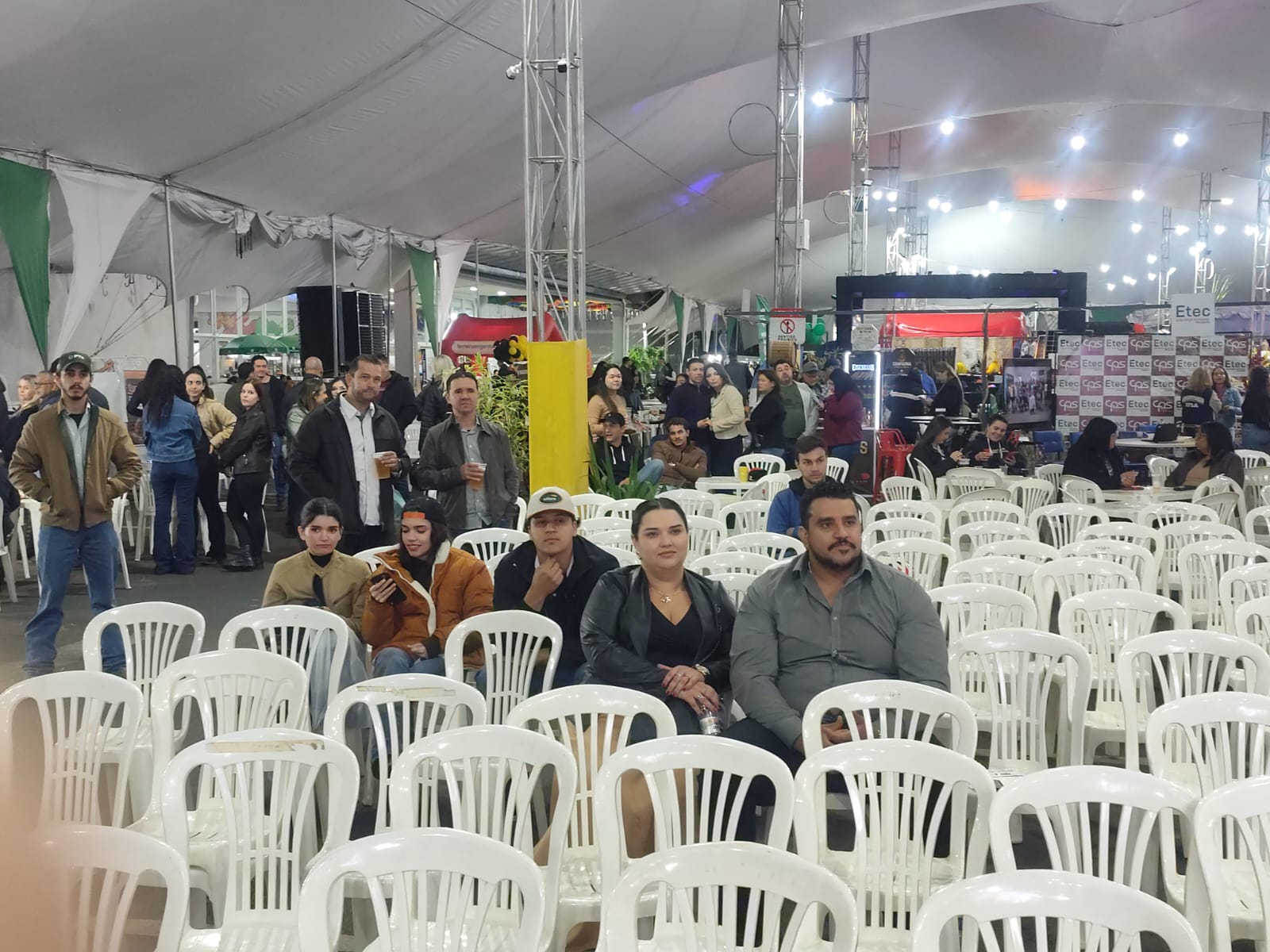 Imagem da notícia Homenagem FUNEPE • Confira o segundo dia da 7ª Feira do Agronegócio