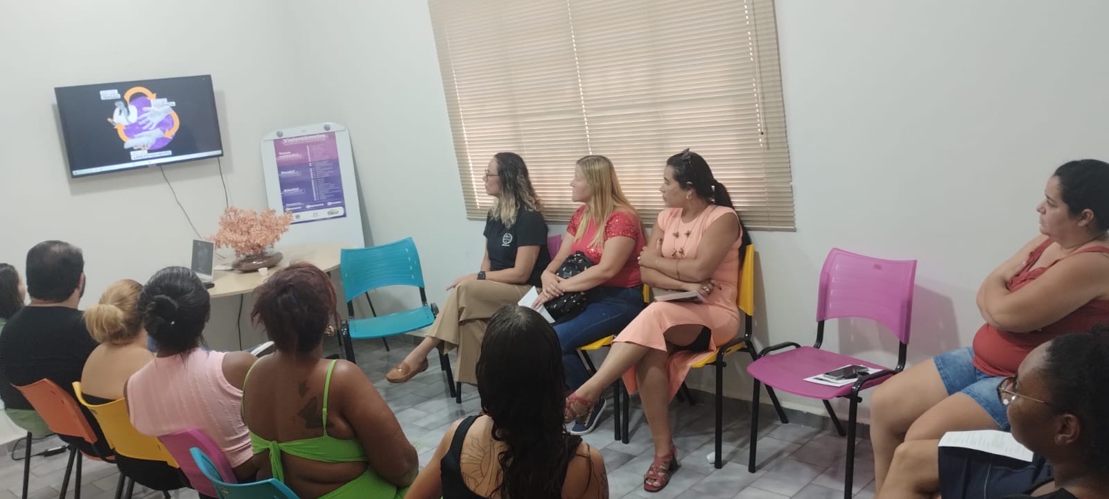 Imagem da notícia Projeto de Extensão do Direito une conhecimento acadêmico e ação social no apoio a mulheres vítimas de violência