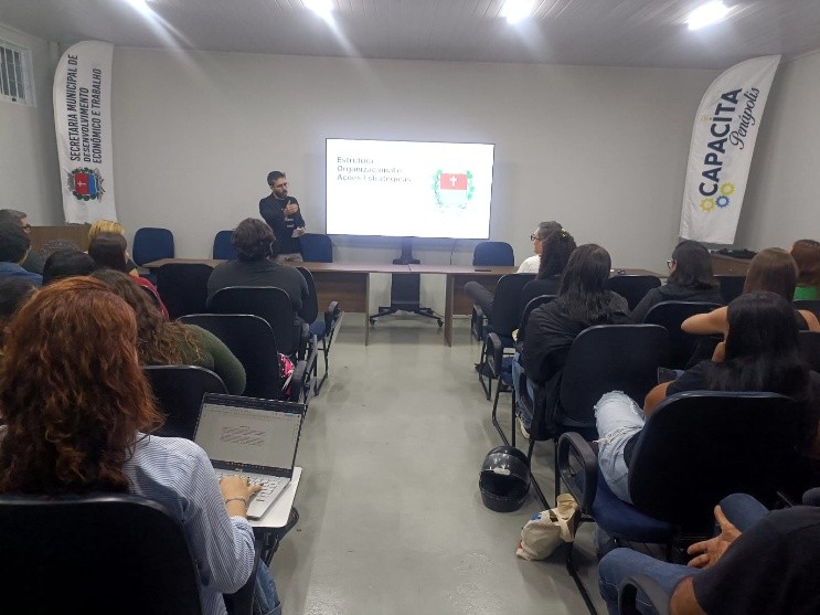 Alunos de Direito, Pedagogia e Psicologia alinham projetos com escolas e secretaria municipal