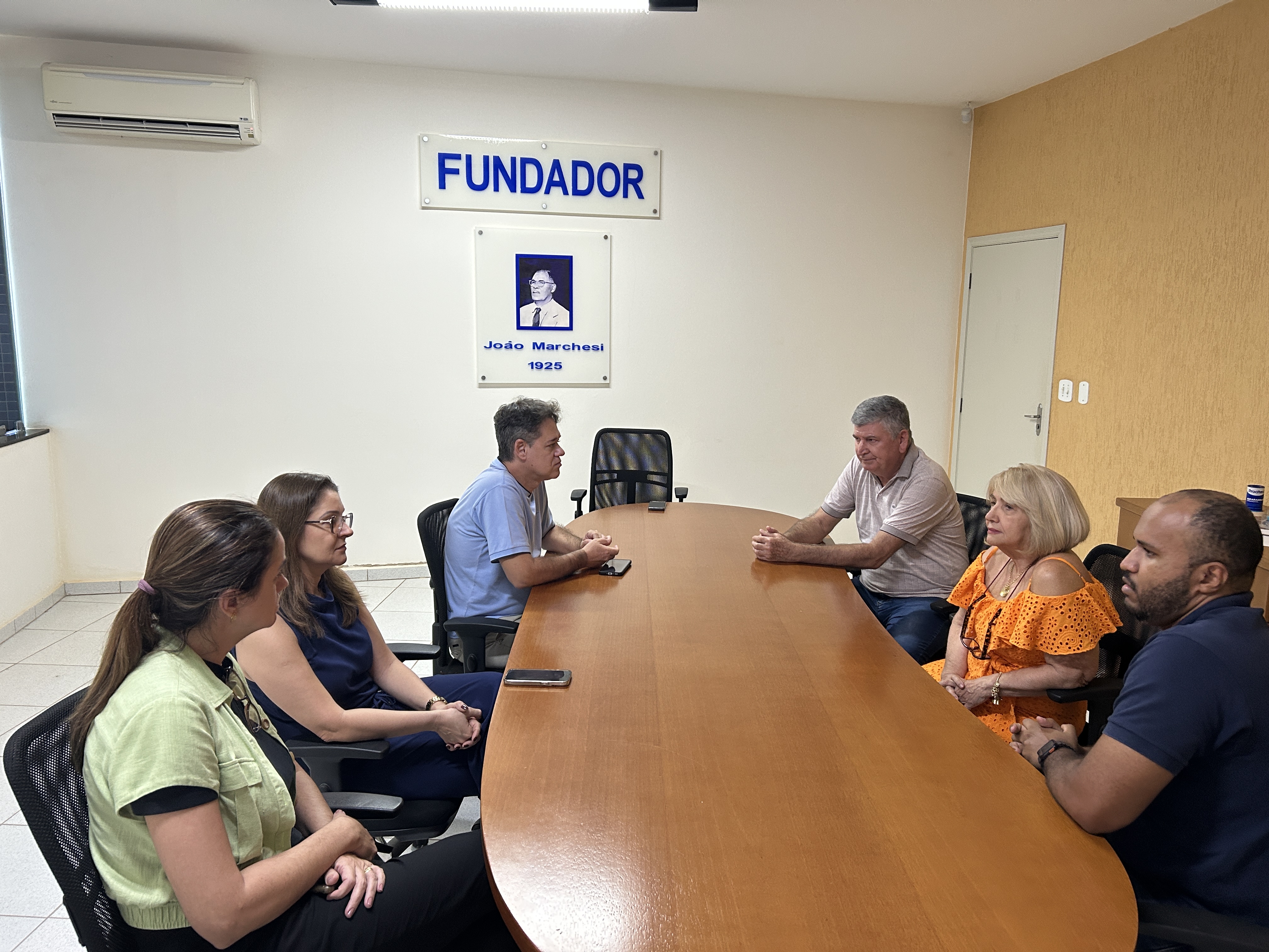Imagem da notícia FUNEPE realiza doação de lençóis à Organização Social João Marchesi