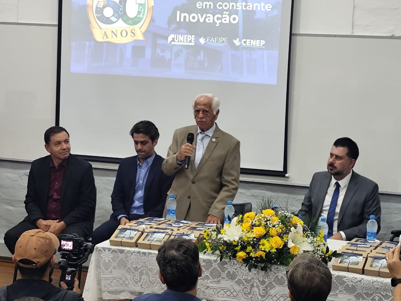 Imagem da notícia FUNEPE celebra 60 anos com cerimônia de homenagens e inauguração de busto do fundador