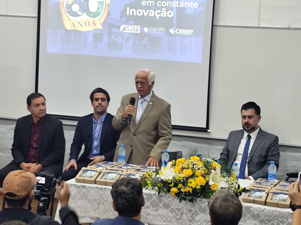 Imagem da notícia FUNEPE celebra 60 anos com cerimônia de homenagens e inauguração de busto do fundador