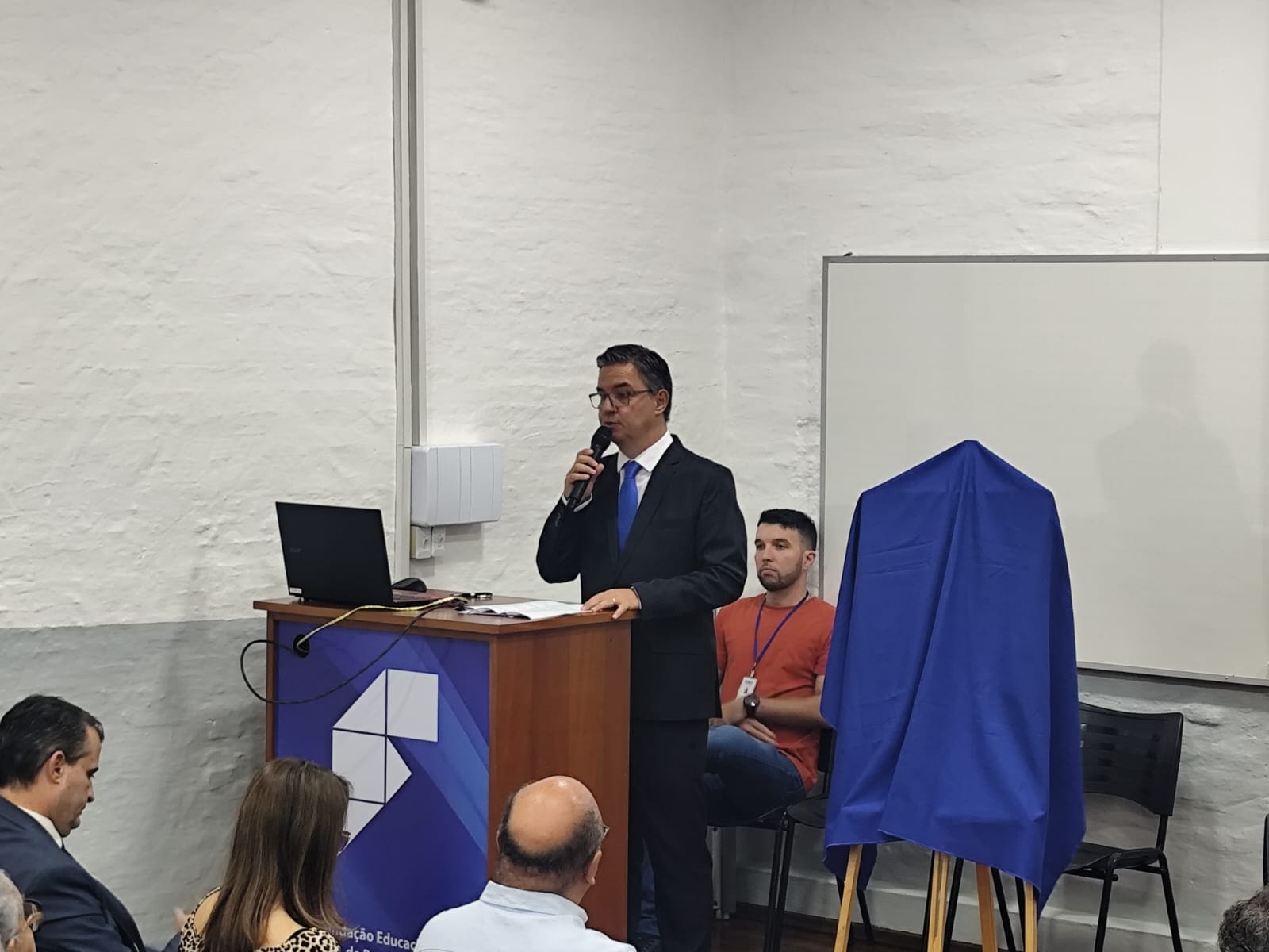 Imagem da notícia FUNEPE celebra 60 anos com cerimônia de homenagens e inauguração de busto do fundador