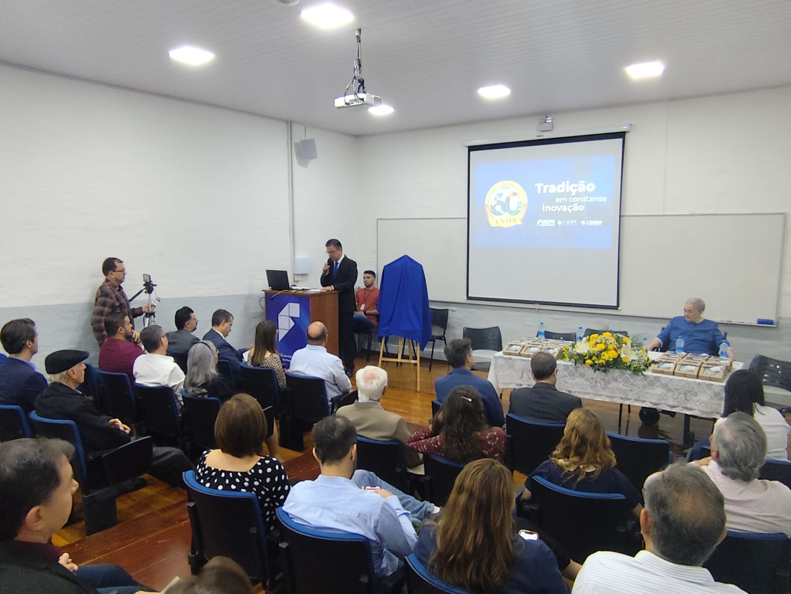 Imagem da notícia FUNEPE celebra 60 anos com cerimônia de homenagens e inauguração de busto do fundador