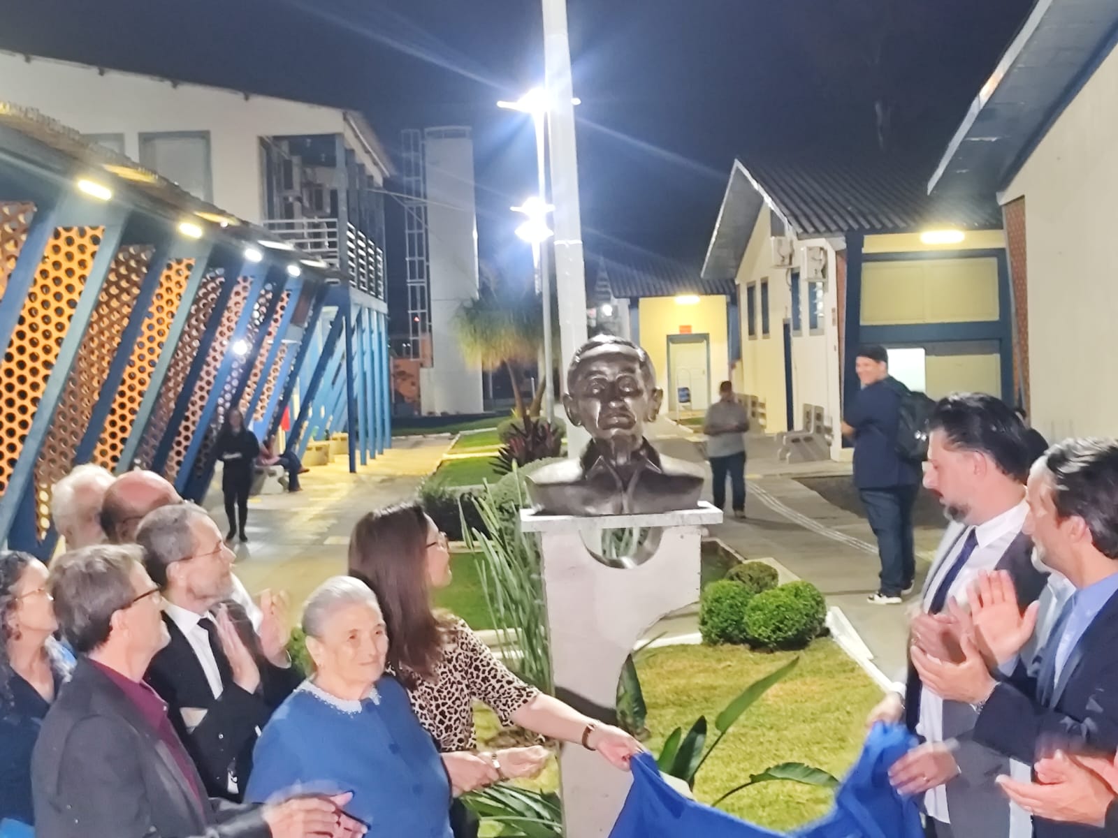 Imagem da notícia FUNEPE celebra 60 anos com cerimônia de homenagens e inauguração de busto do fundador