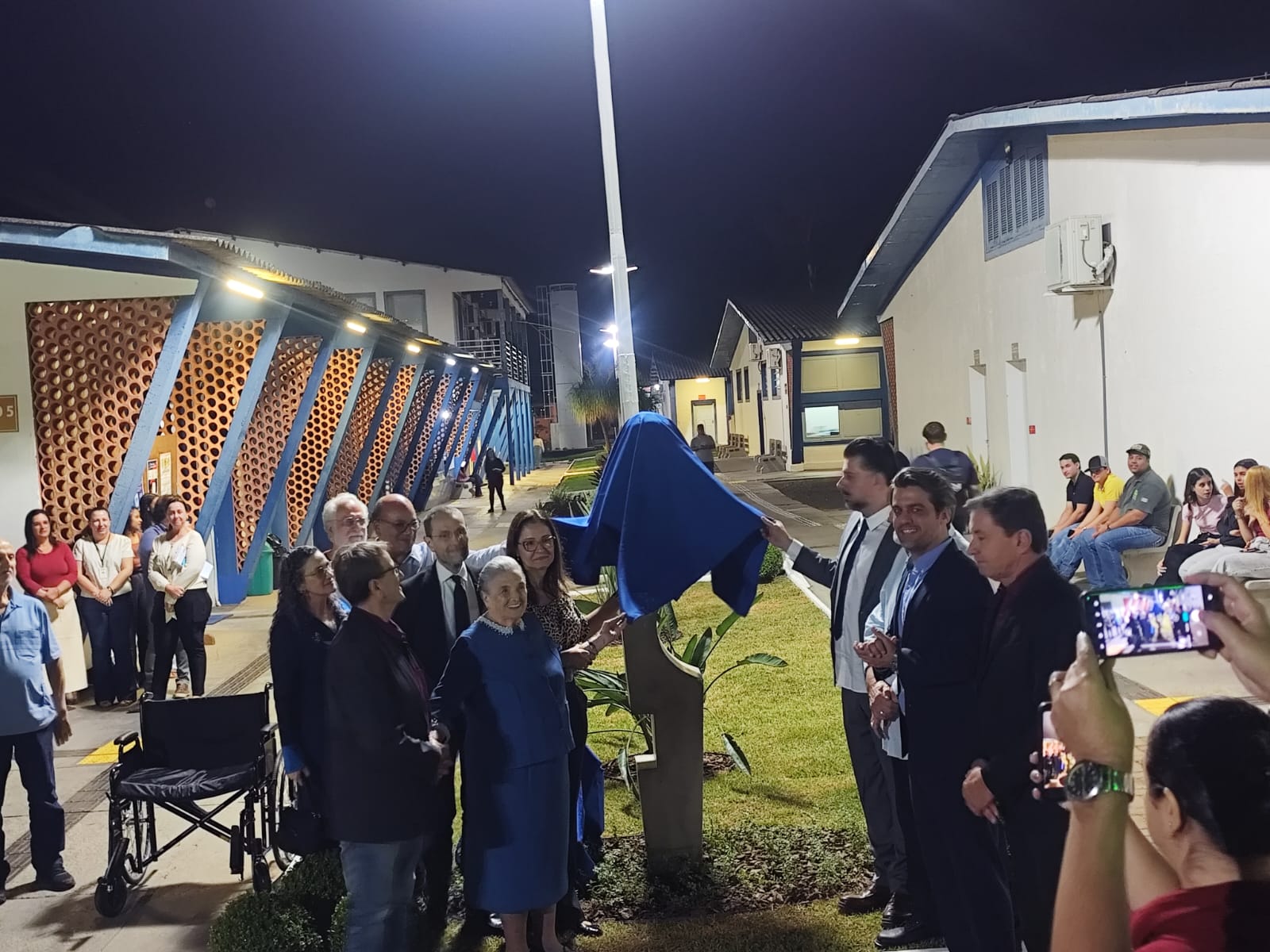 Imagem da notícia FUNEPE celebra 60 anos com cerimônia de homenagens e inauguração de busto do fundador