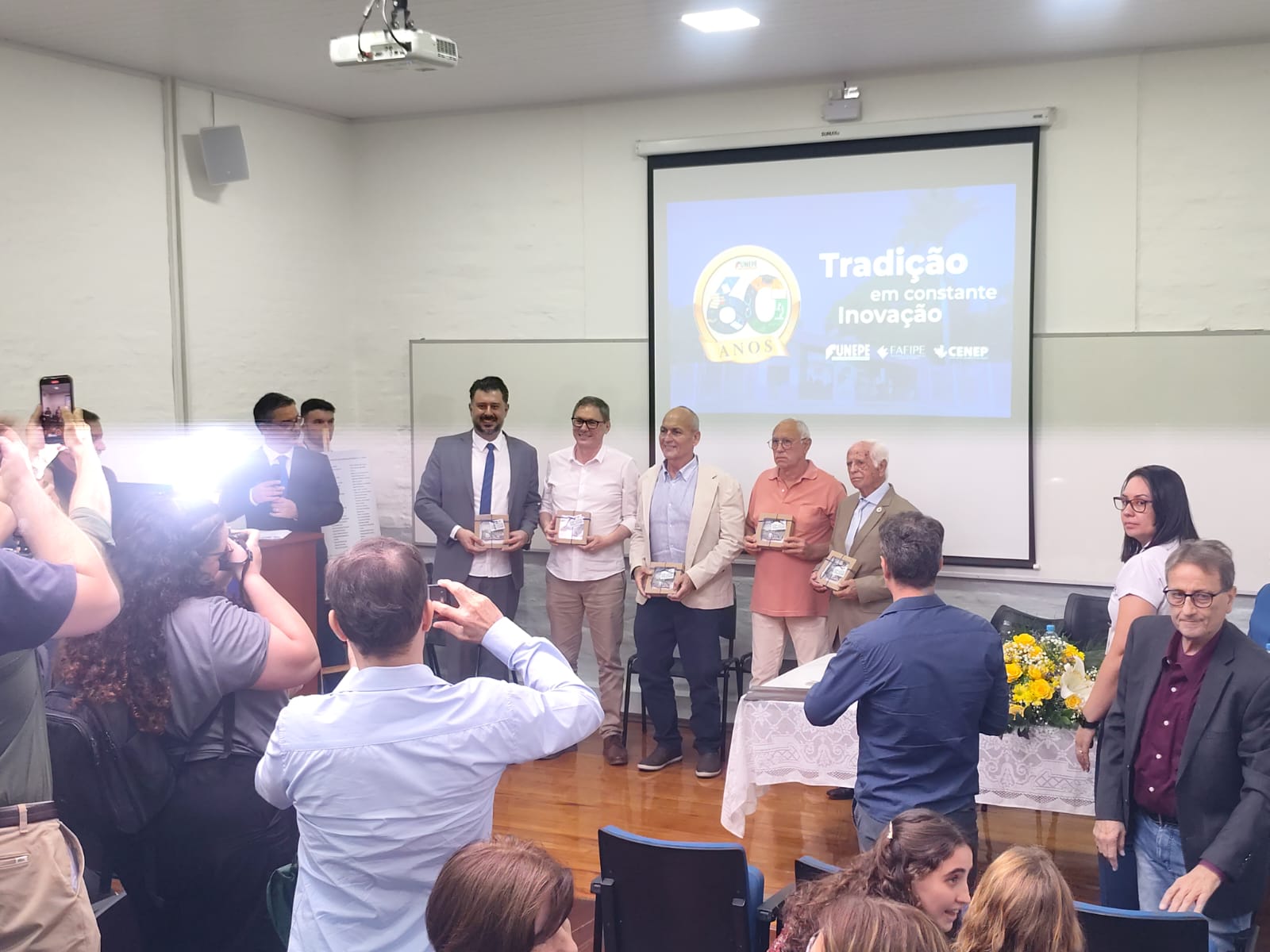 Imagem da notícia FUNEPE celebra 60 anos com cerimônia de homenagens e inauguração de busto do fundador