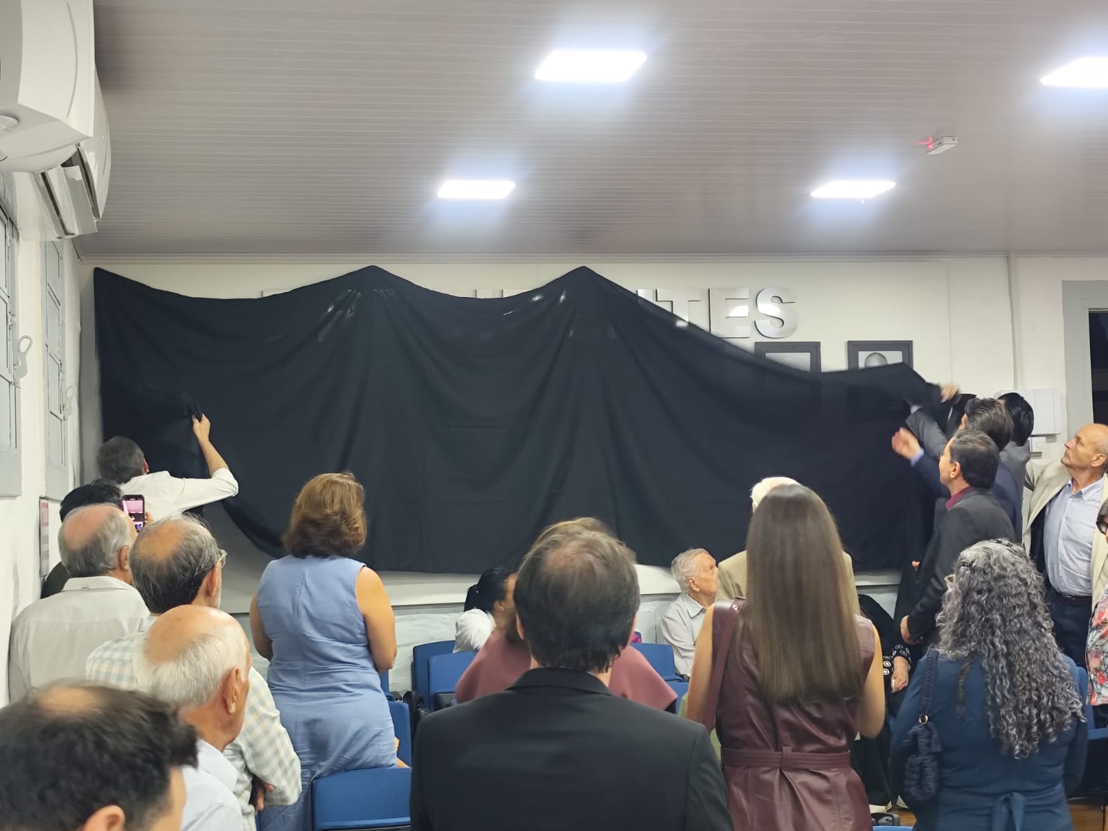 Imagem da notícia FUNEPE celebra 60 anos com cerimônia de homenagens e inauguração de busto do fundador
