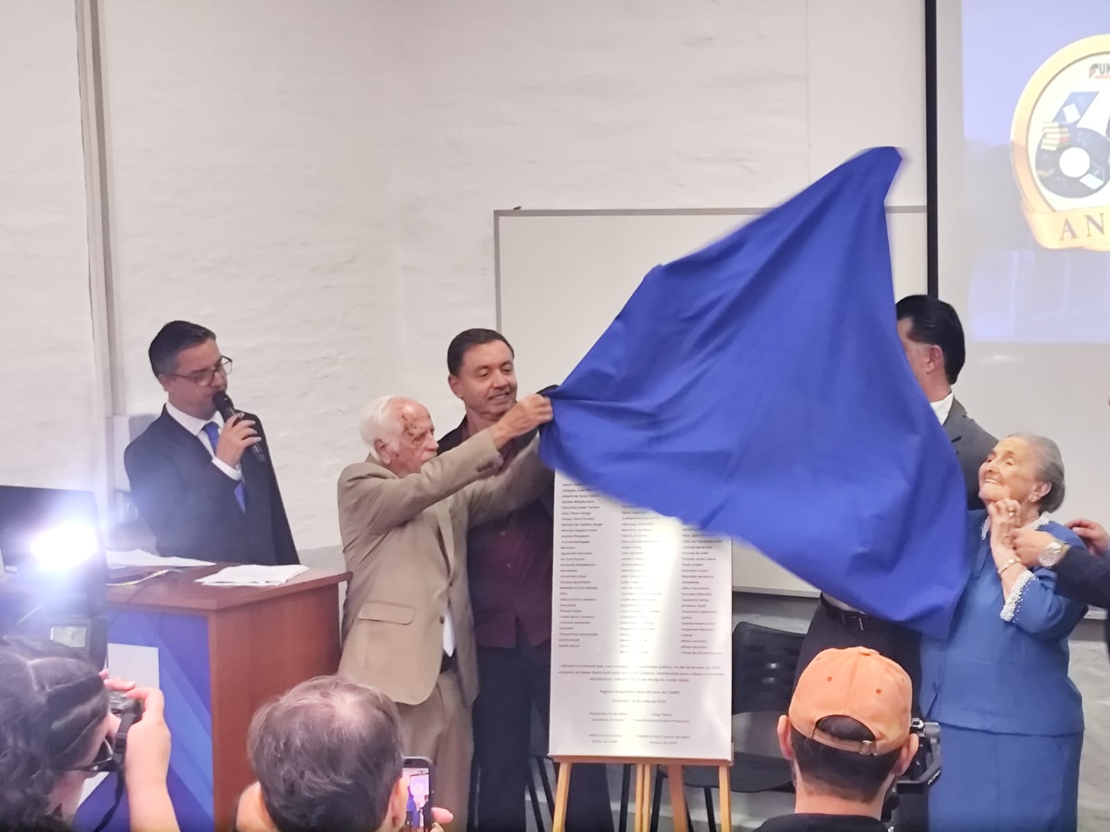 Imagem da notícia FUNEPE celebra 60 anos com cerimônia de homenagens e inauguração de busto do fundador