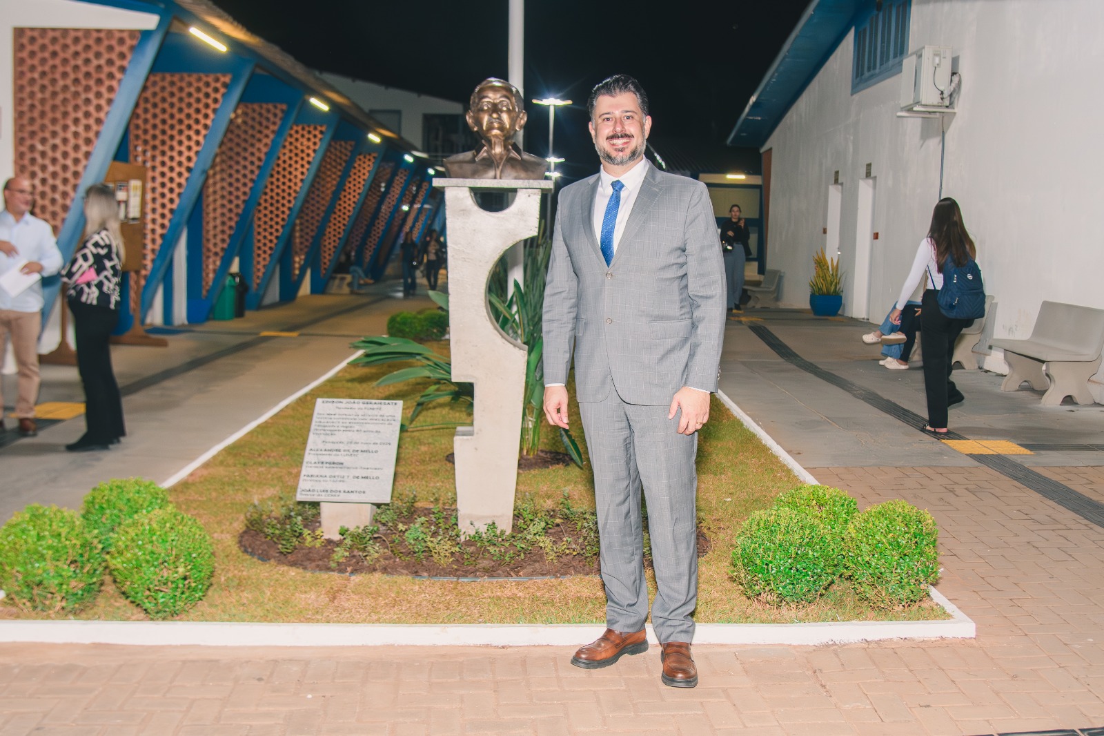 Imagem da notícia FUNEPE celebra 60 anos com cerimônia de homenagens e inauguração de busto do fundador