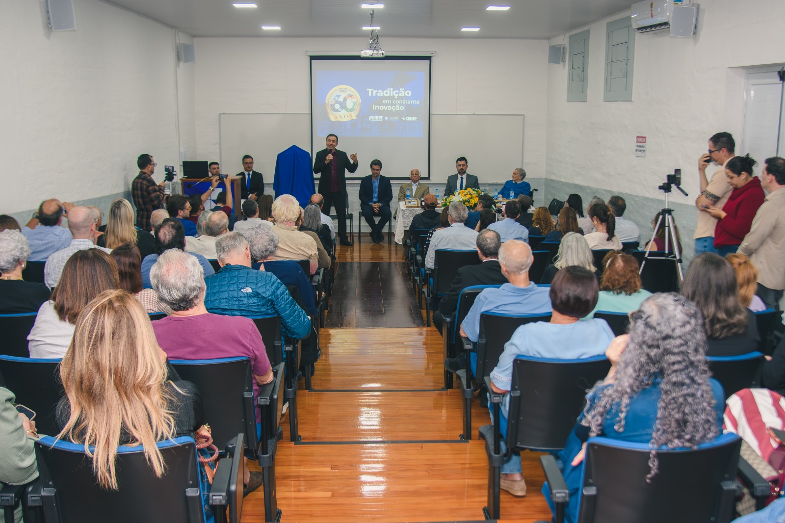 Imagem da notícia FUNEPE celebra 60 anos com cerimônia de homenagens e inauguração de busto do fundador