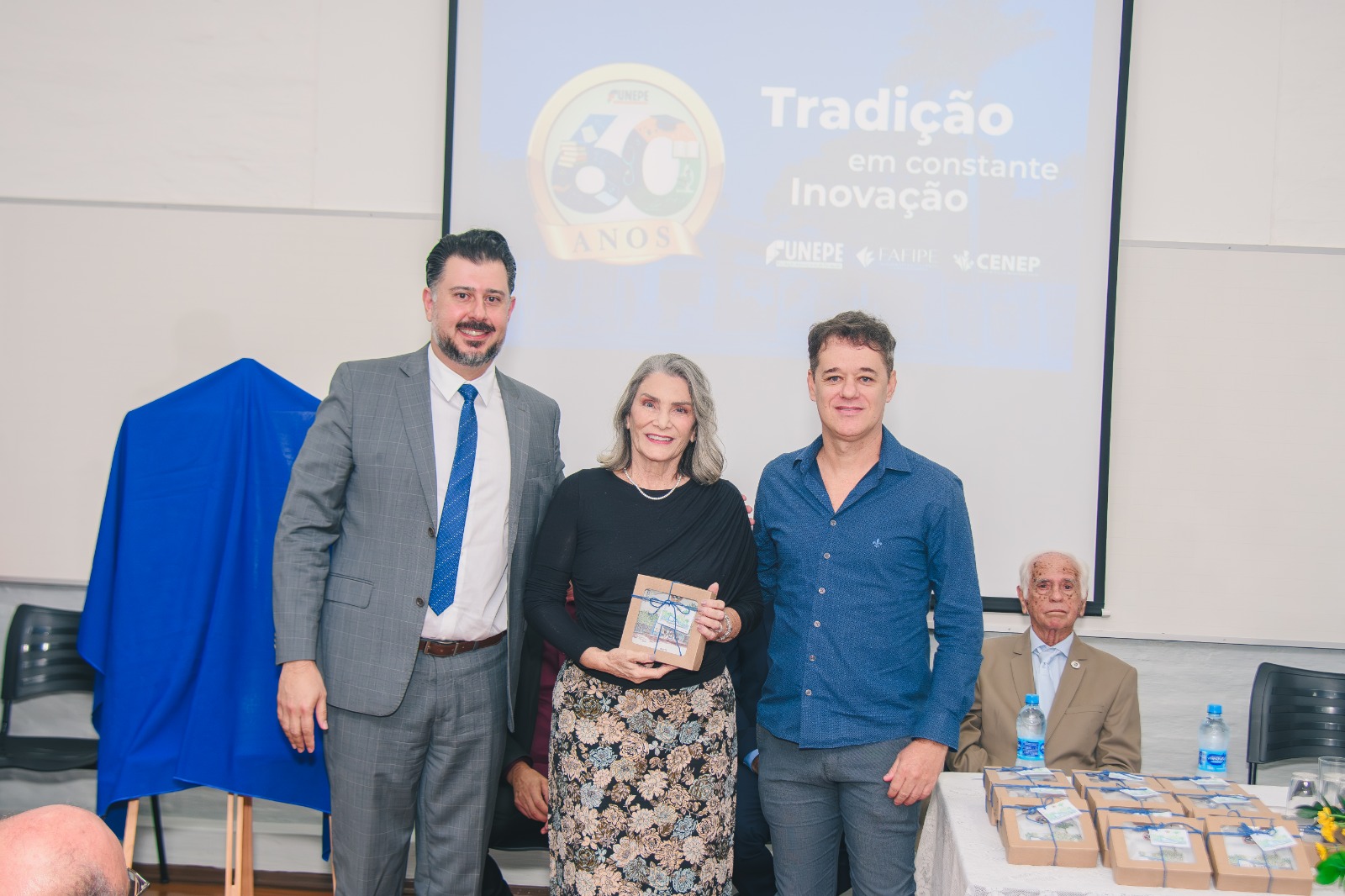 Imagem da notícia FUNEPE celebra 60 anos com cerimônia de homenagens e inauguração de busto do fundador