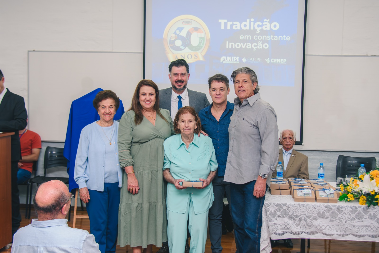 Imagem da notícia FUNEPE celebra 60 anos com cerimônia de homenagens e inauguração de busto do fundador