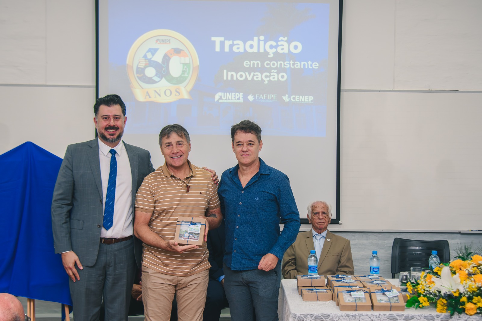 Imagem da notícia FUNEPE celebra 60 anos com cerimônia de homenagens e inauguração de busto do fundador
